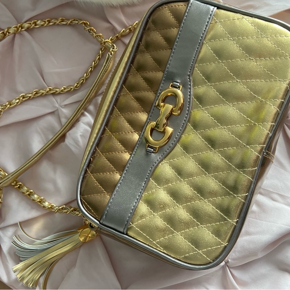 - Quilted metallic crossbody - Picture 5 of 15